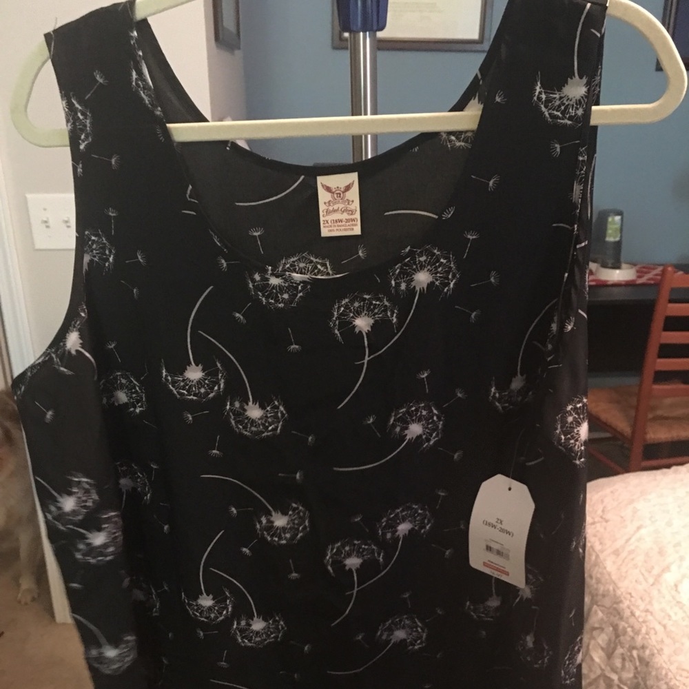 Sleeveless dress shirt